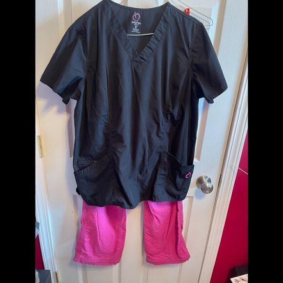 Scrub set.  Top XL.  Pants M tall - Picture 1 of 8